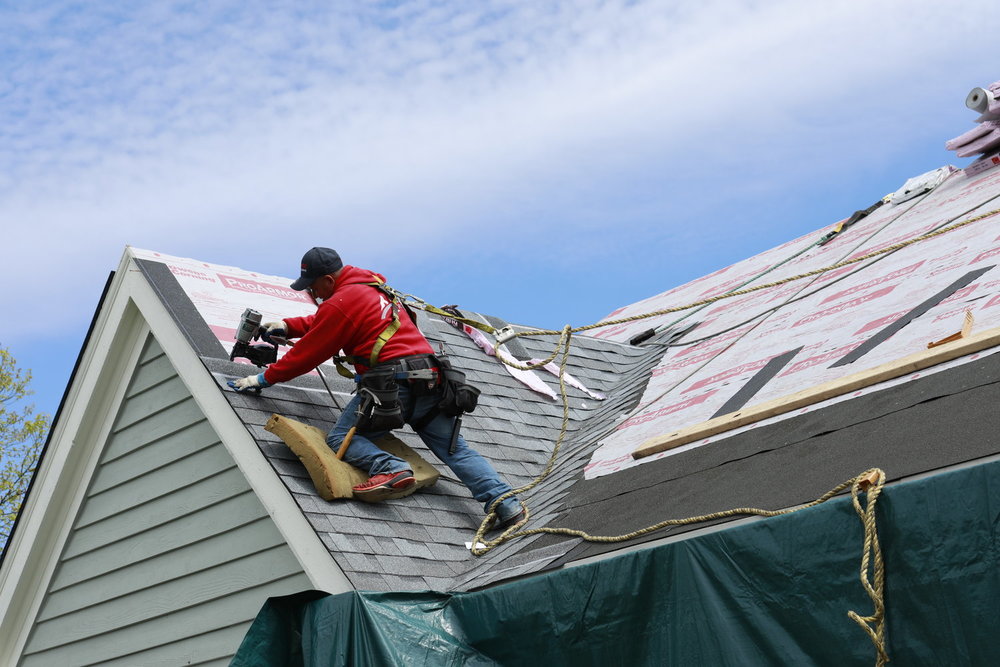 66af9ffdbf98e4cbfe4266df_roof repair image